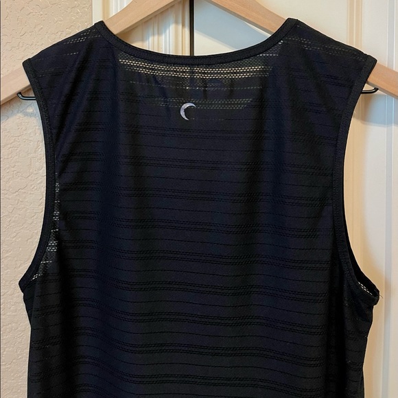 SOLD 🚫Zyia Black Luxe Muscle Tank - Picture 7 of 8